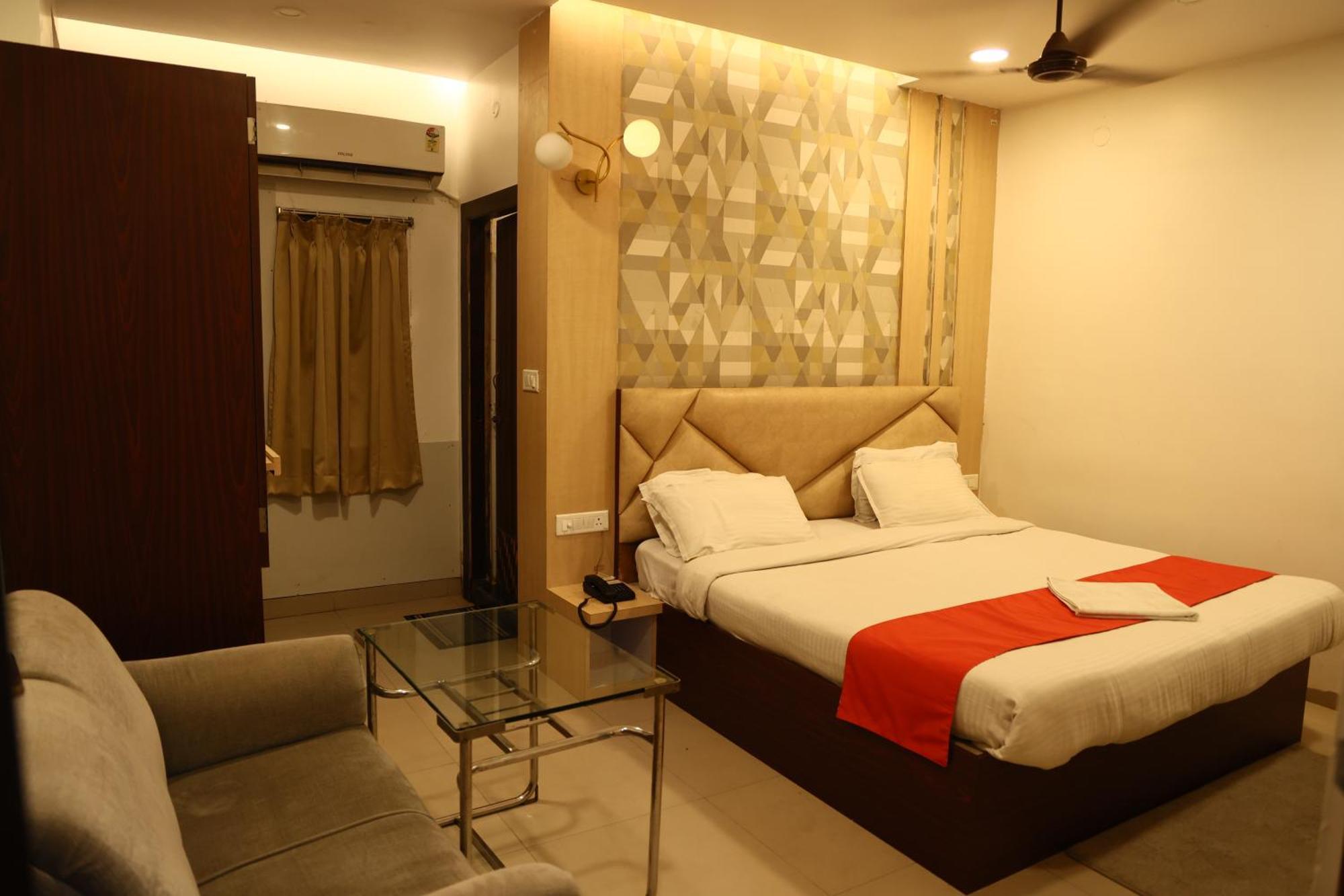 Hotel Bhubaneswari Classic Brahmapur Екстериор снимка