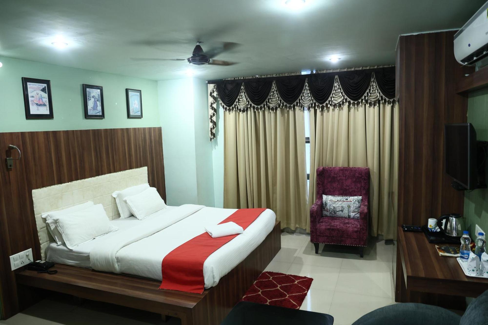 Hotel Bhubaneswari Classic Brahmapur Екстериор снимка