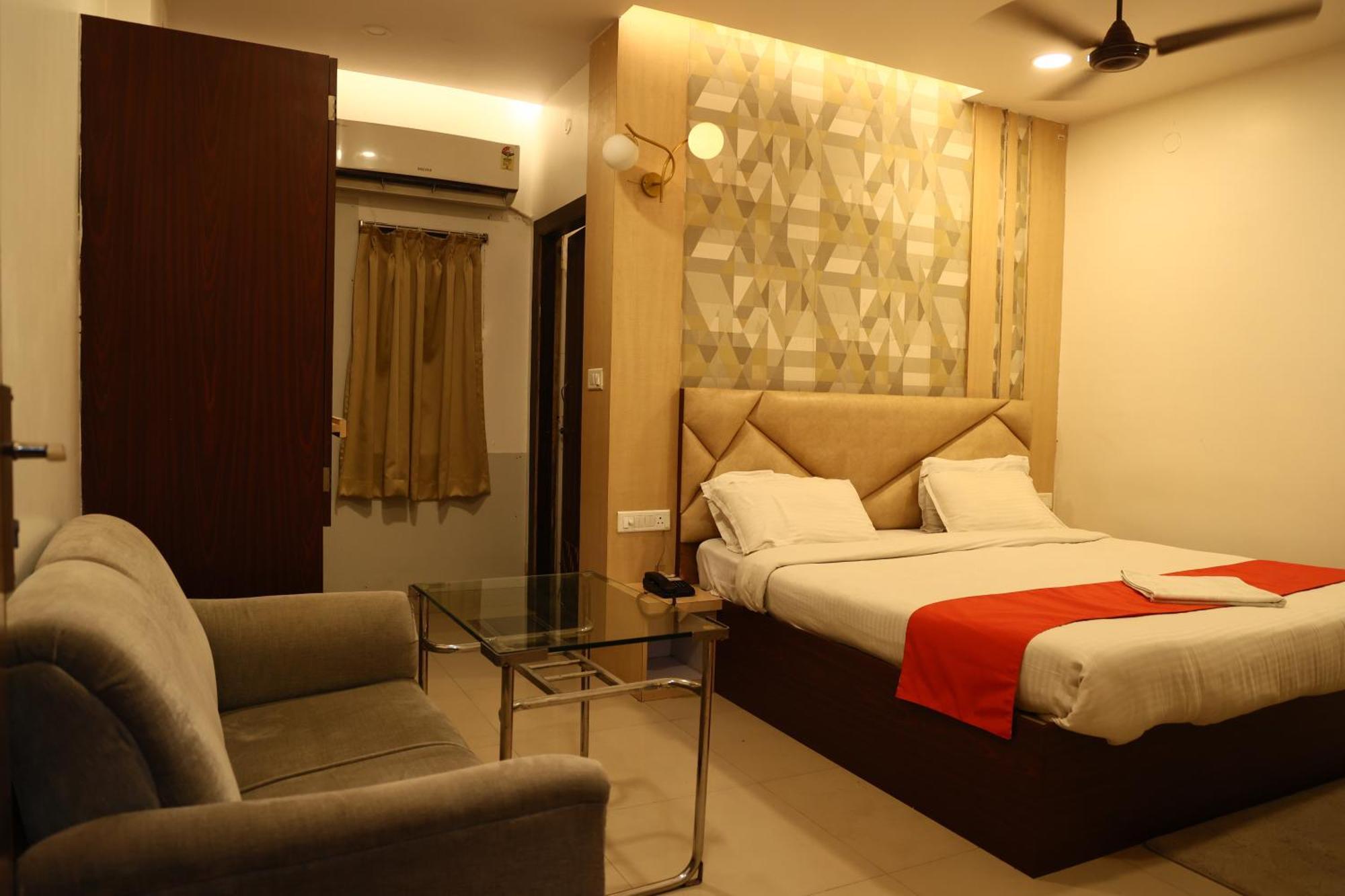 Hotel Bhubaneswari Classic Brahmapur Екстериор снимка