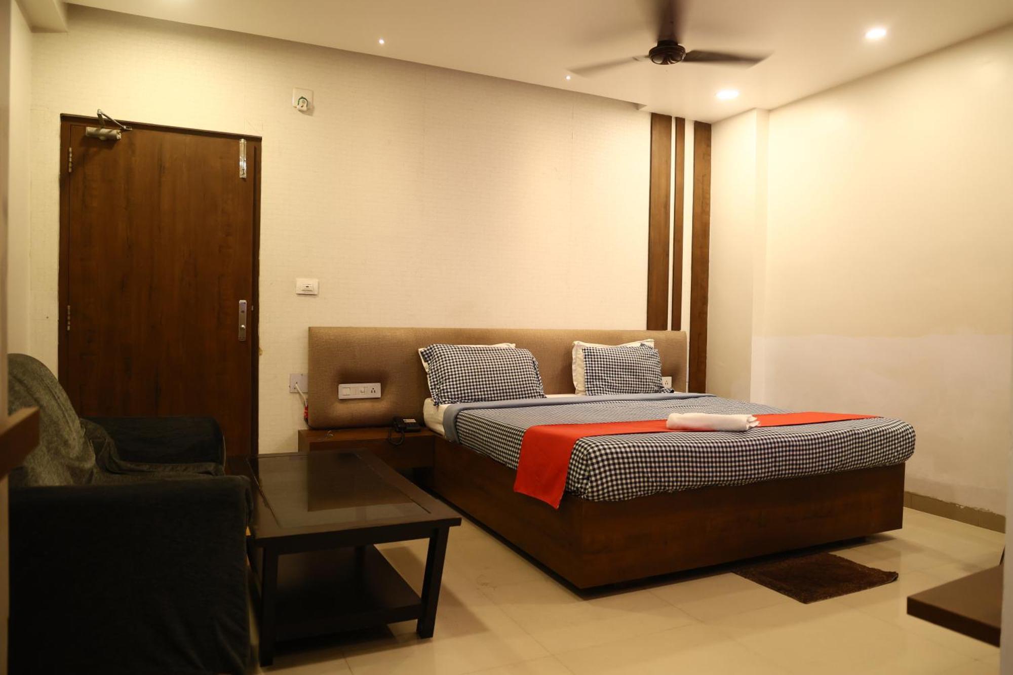 Hotel Bhubaneswari Classic Brahmapur Екстериор снимка