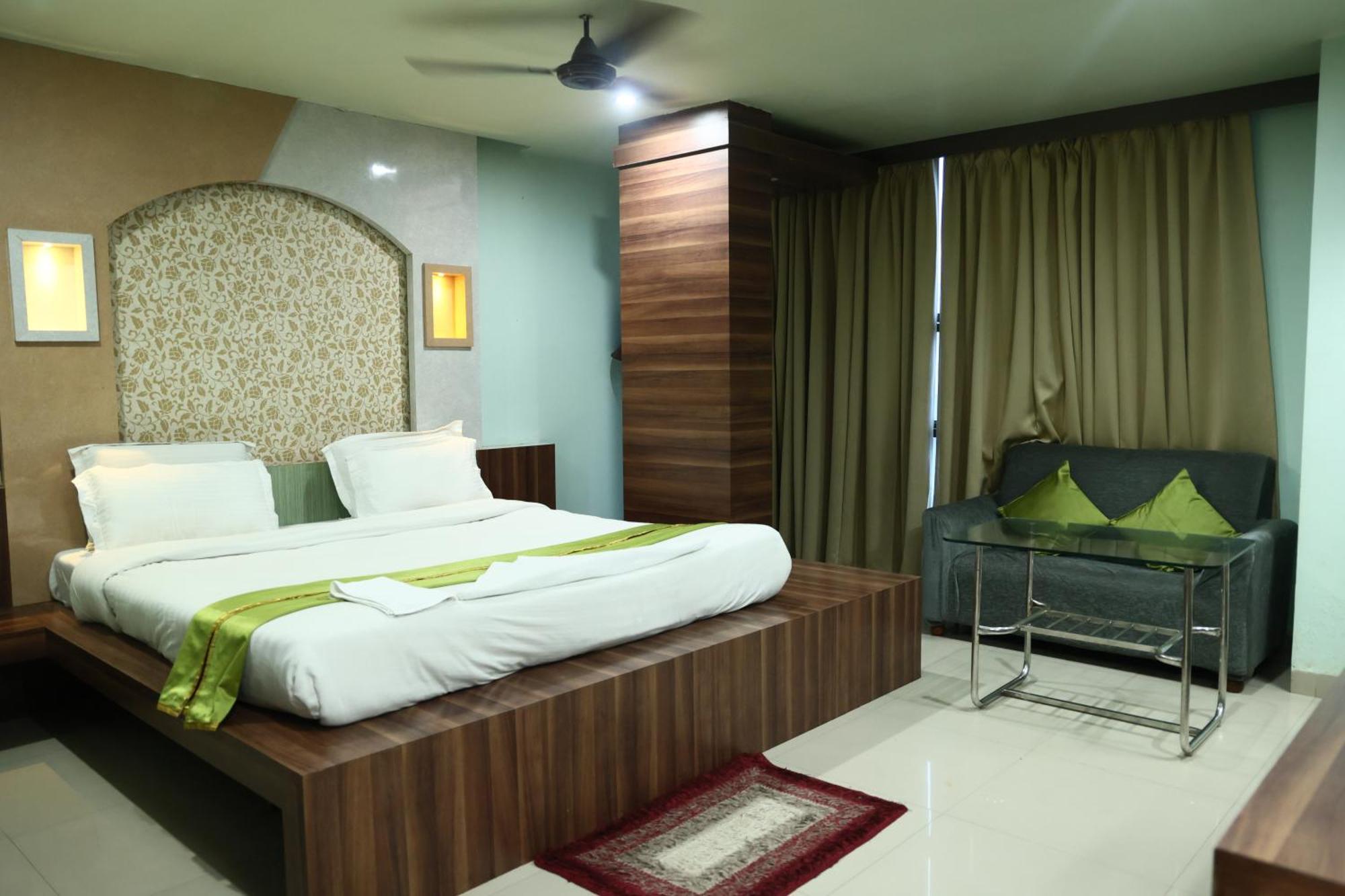 Hotel Bhubaneswari Classic Brahmapur Екстериор снимка