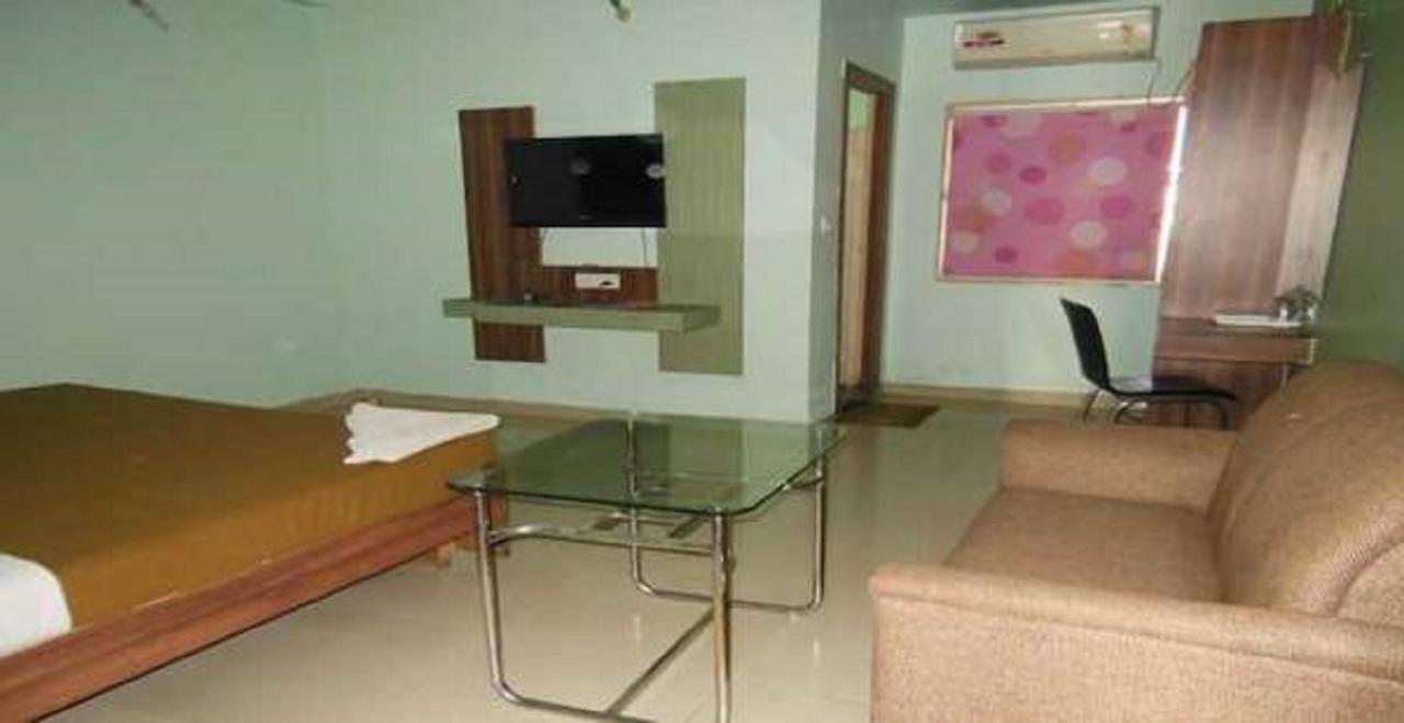 Hotel Bhubaneswari Classic Brahmapur Екстериор снимка